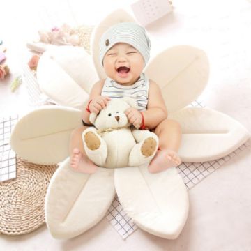 Picture of Foldable Bathtub Blooming Sink Lotus Flower Bath Mat Pad for Newborn Baby, Size: 80cm x 80cm x 5cm (White)